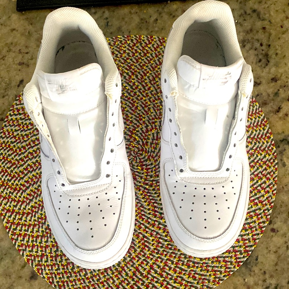 Mens Nike Air Force One size 8.